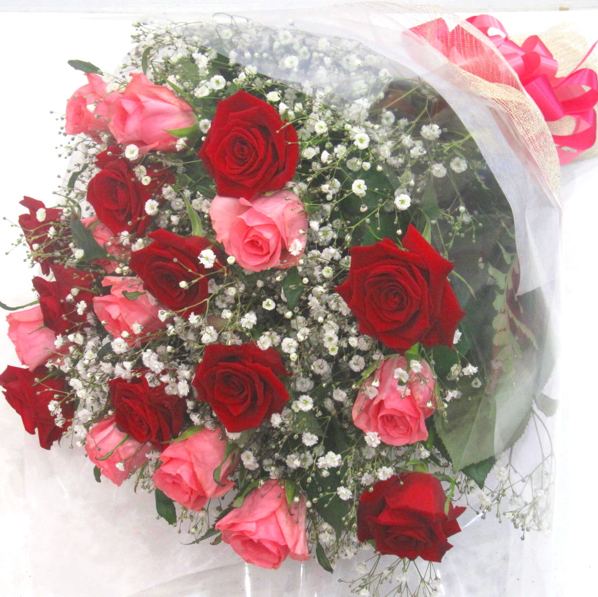 厳選 赤いバラとピンクバラとかすみ草の花束 商品詳細