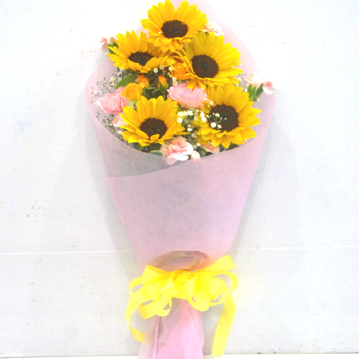 ひまわりとかすみ草を入れたピーチ系花束 商品詳細 ひまわりとかすみ草を入れたピーチ系花束 商品詳細